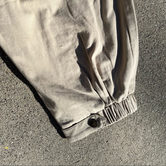 NWT Meshki tan cream high rise zipper cargo jogger pants - Picture 3 of 6